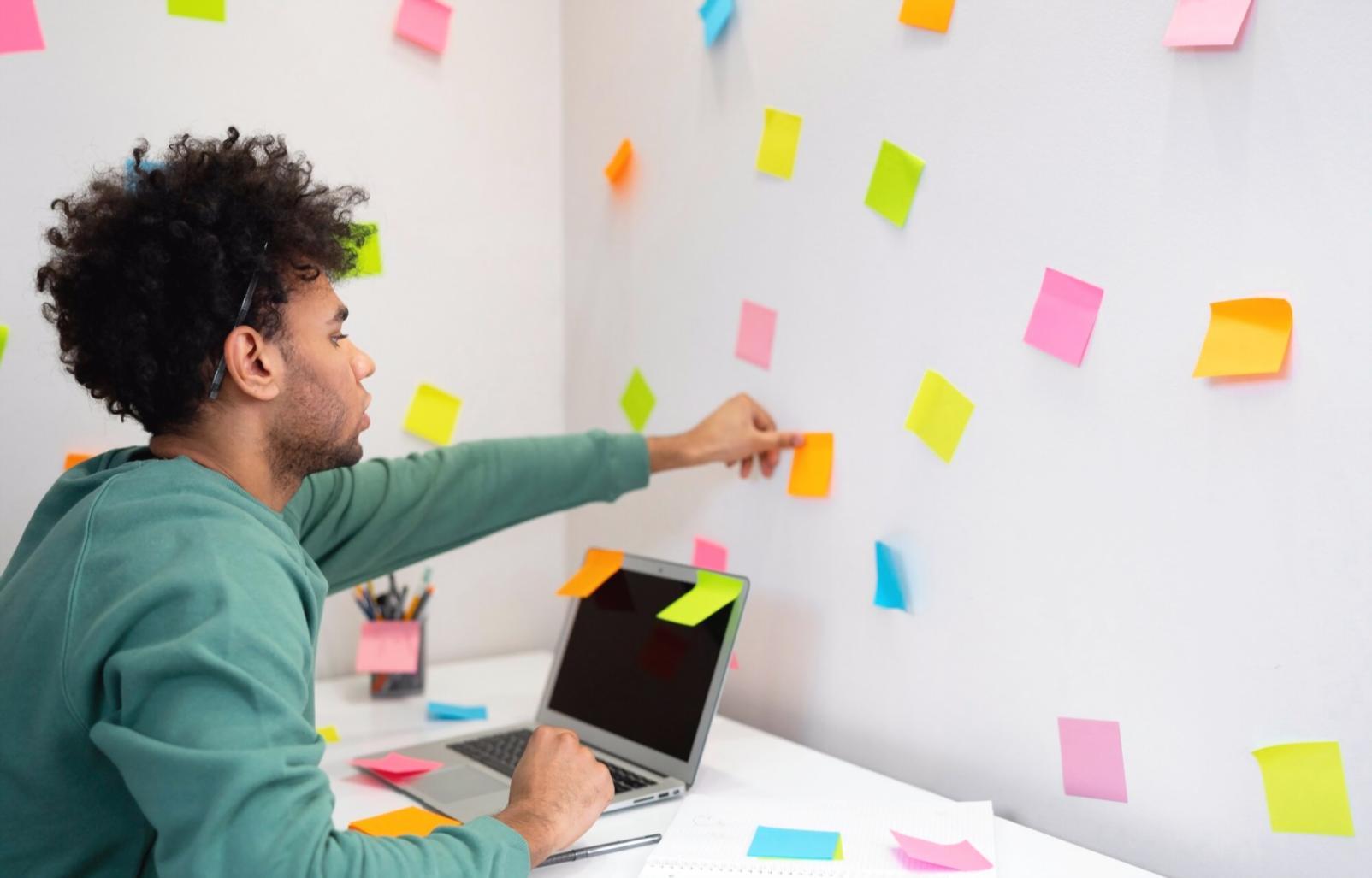 Interfață platformă educațională cu module interactive de învățare SEO